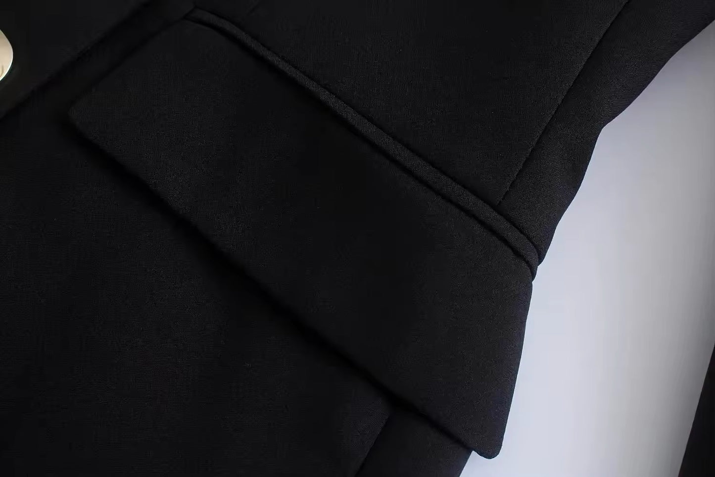 Elegante Damen Blazerjacke mit Goldknöpfen Zeitloser Chic