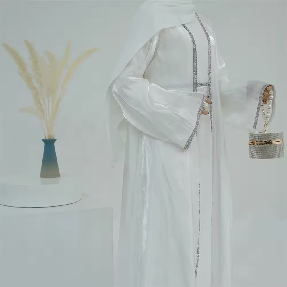 Glamouröse Kaftan Abaya mit Kapuze Eleganz in Satin