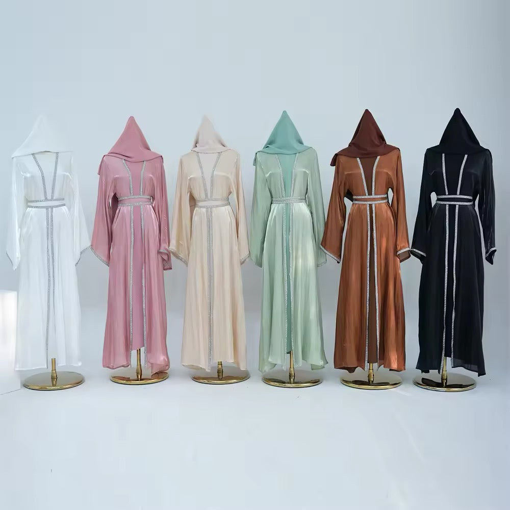 Glamouröse Kaftan Abaya mit Kapuze Eleganz in Satin