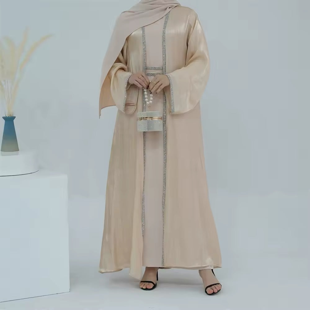 Glamouröse Kaftan Abaya mit Kapuze Eleganz in Satin
