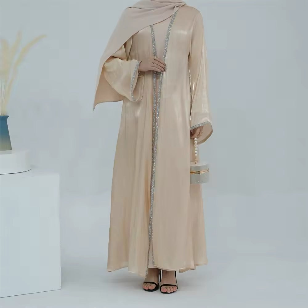Glamouröse Kaftan Abaya mit Kapuze Eleganz in Satin
