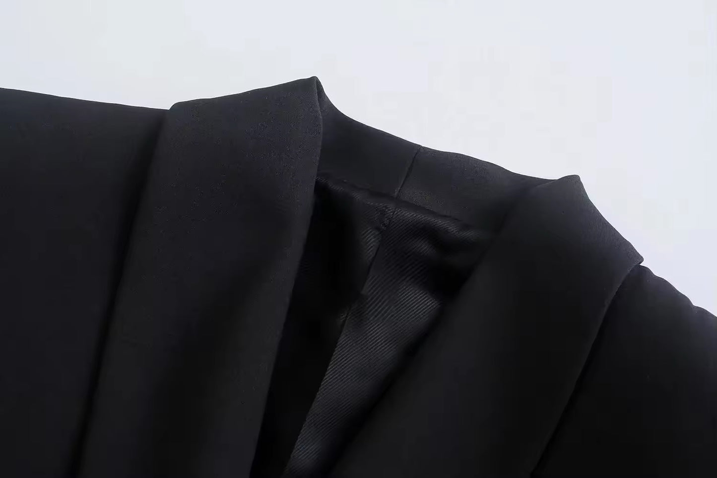 Elegante Damen Blazerjacke mit Goldknöpfen Zeitloser Chic