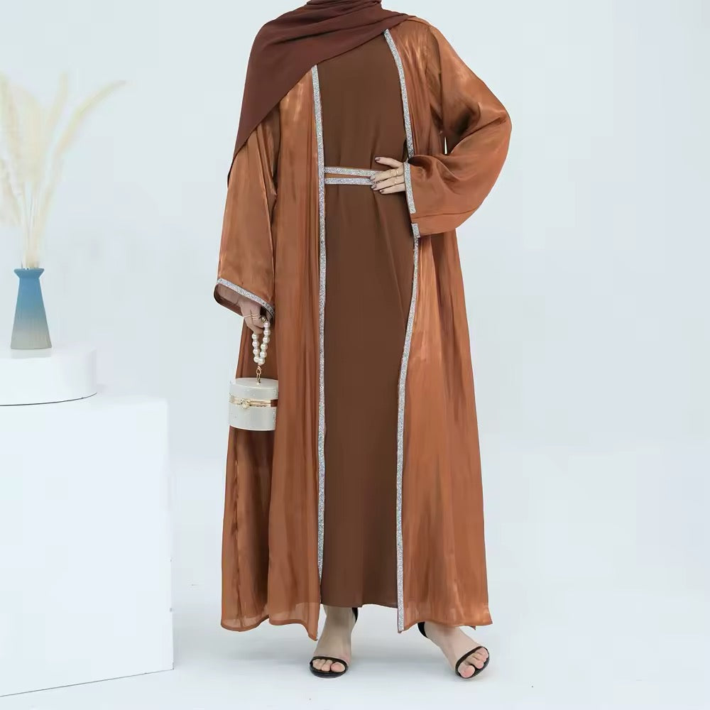 Glamouröse Kaftan Abaya mit Kapuze Eleganz in Satin