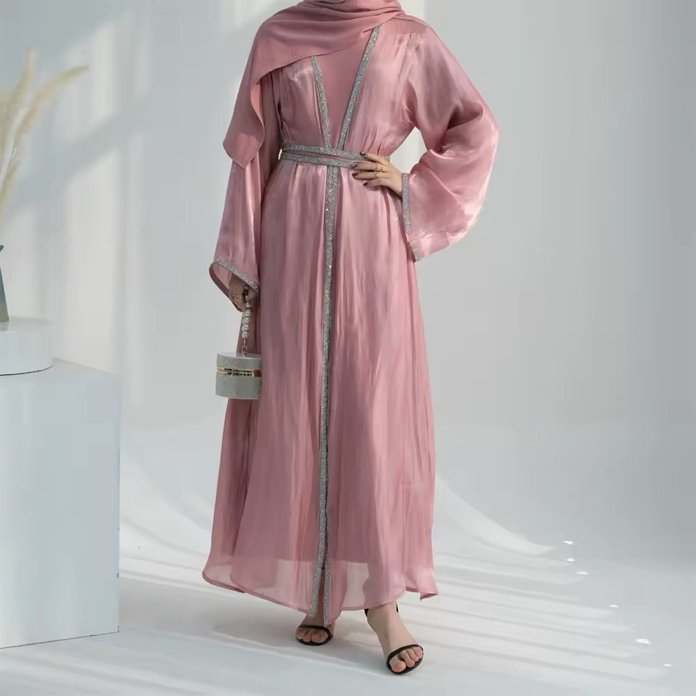 Glamouröse Kaftan Abaya mit Kapuze Eleganz in Satin