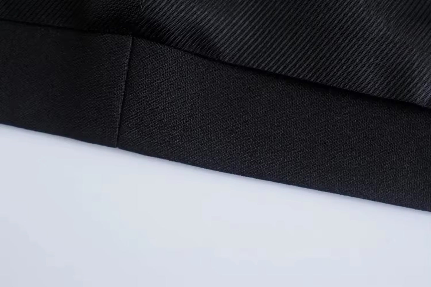 Elegante Damen Blazerjacke mit Goldknöpfen Zeitloser Chic