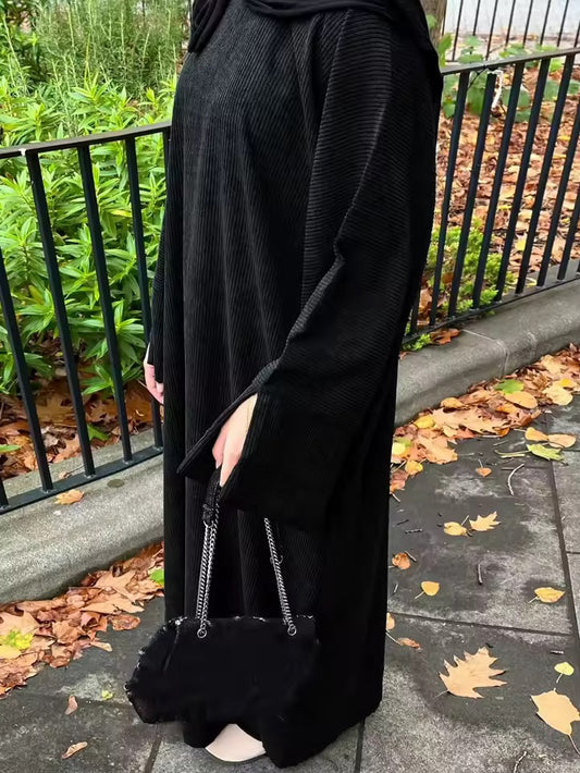Abaya Nura Eleganz in fließendem Design