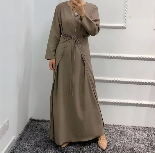 Elegante Damen-Abaya mit Perlendetails