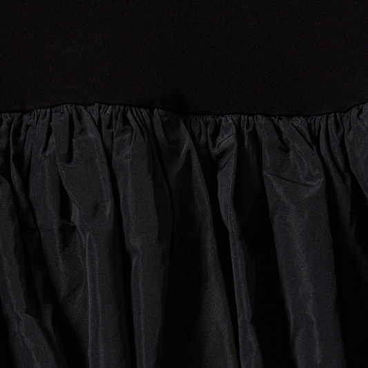 BB VoluminousElegance - Schwarzes Kleid