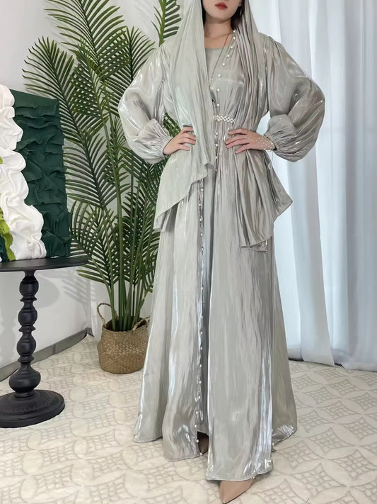 Elegantes Satin-Dreiteiliges Set – Maxikleid mit Gürtel und Schal