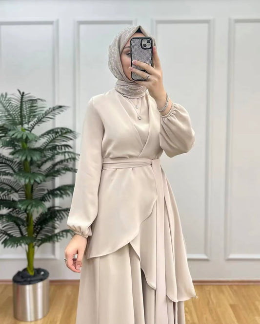 Zweiteiliger Jumpsuit in Grau  Elegante Modest Fashion