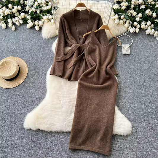 Zweiteiliges Strick-Set Maxikleid und Cardigan in drei Farben