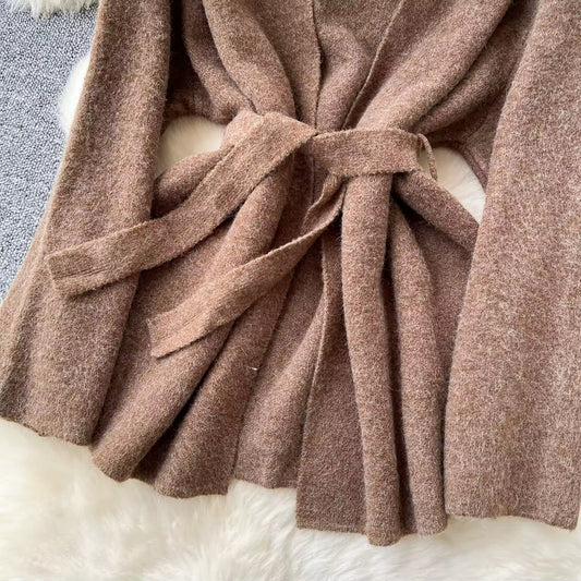 Zweiteiliges Strick-Set Maxikleid und Cardigan in drei Farben