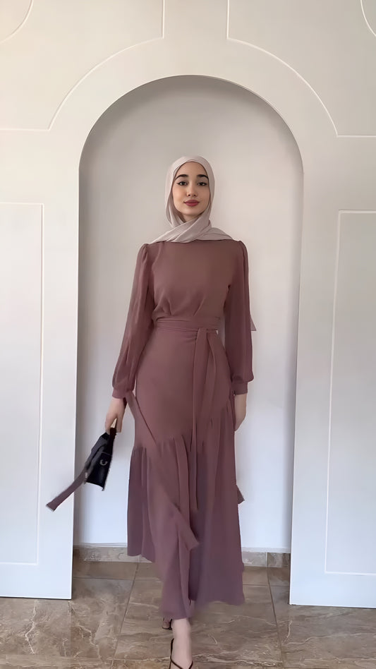 Elegantes Maxikleid in Mauve mit Taillengürtel