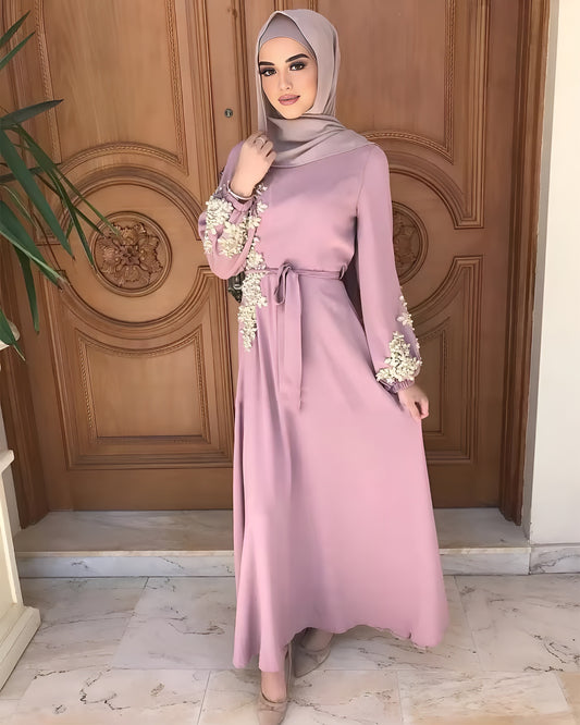 Elegance Maxi Dress mit Stickerei-Details