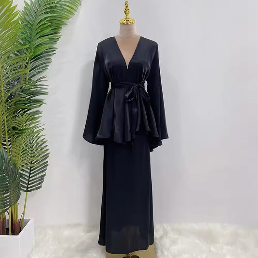 Satin Wickelkleid “Grace” mit Taillengürtel