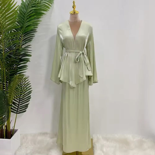 Satin Wickelkleid “Grace” mit Taillengürtel