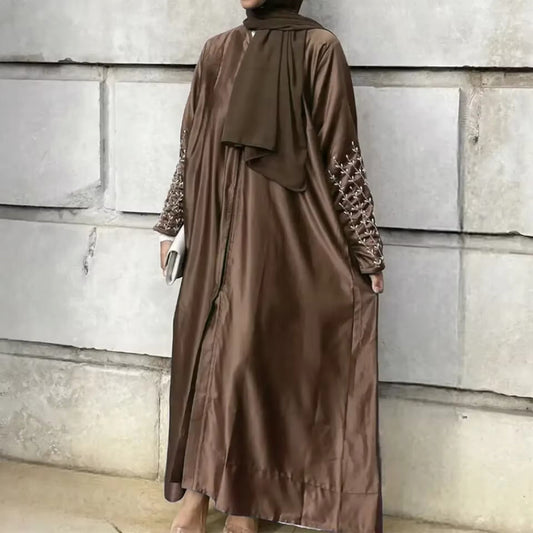 Premium Satin-Abaya mit edler Stickerei