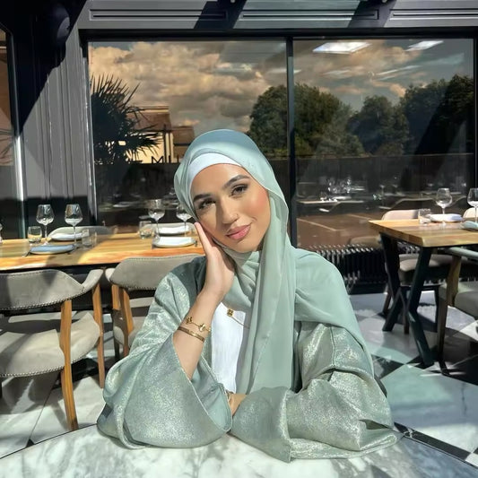 Luxuriöse Schimmer-Abaya aus Satin