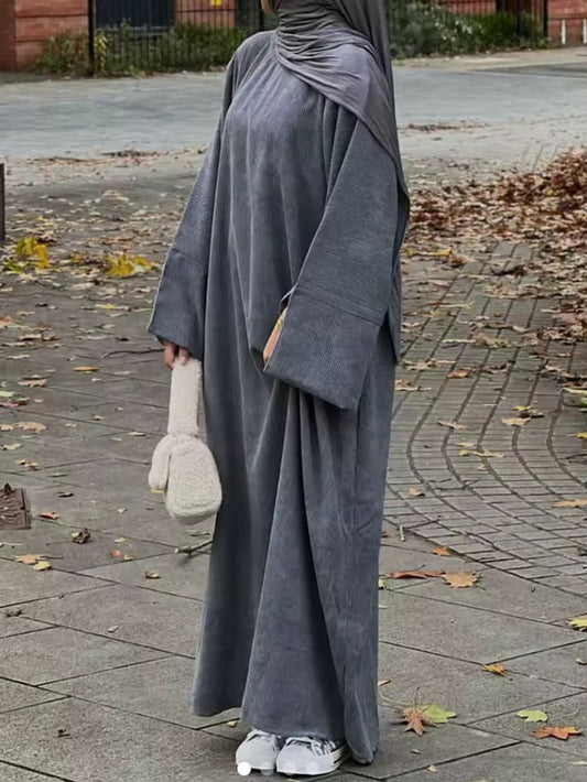 Abaya Nura Eleganz in fließendem Design