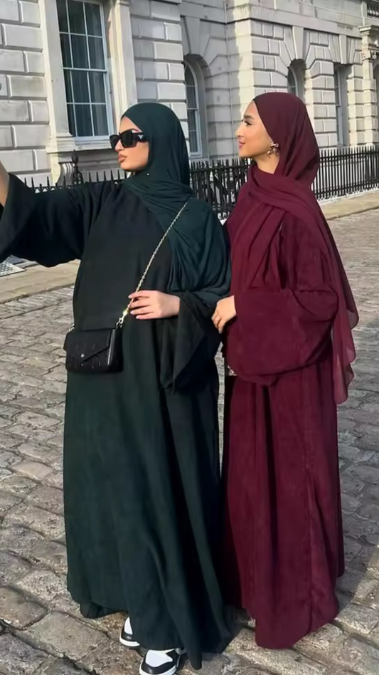 Abaya Nura Eleganz in fließendem Design